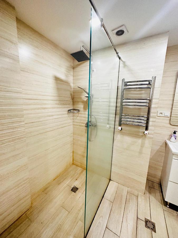 Suite Apartment On Pushkin Street 耶烈万 外观 照片